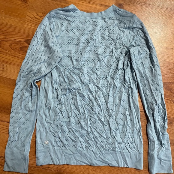 Lululemon Long Sleeve size 2 - Picture 1 of 1